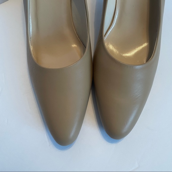 New Jessica London tan heals.  Size 8 1/2M - Picture 10 of 16